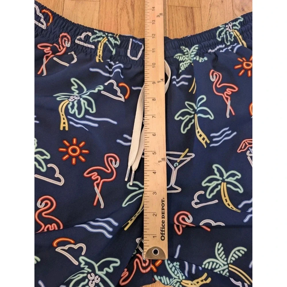 Chubbies Swim Trunks Mens M Navy‎ Neon Flamingo Palm Tree Cocktail Board Shorts